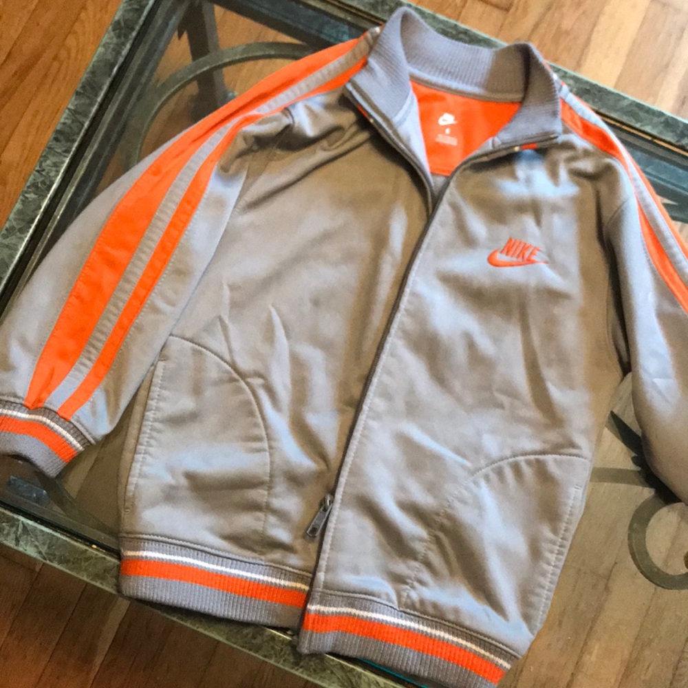 Boys Nike zippered jacket size 6